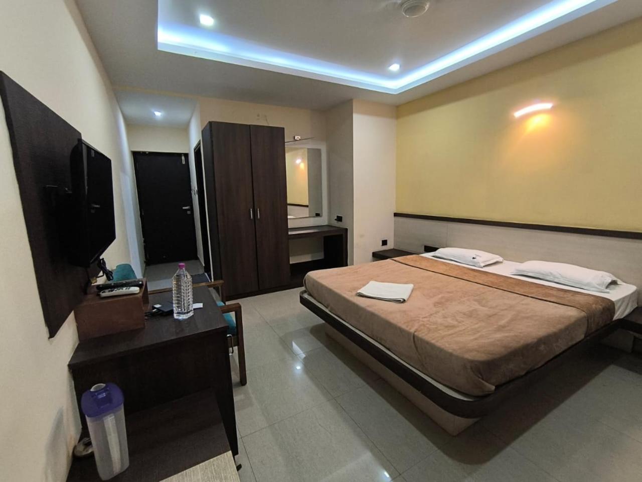 Hotel Pbs Grand Hospet Exterior foto